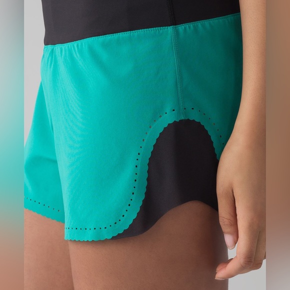 Lululemon Smooth Stride Short - Picture 2 of 10